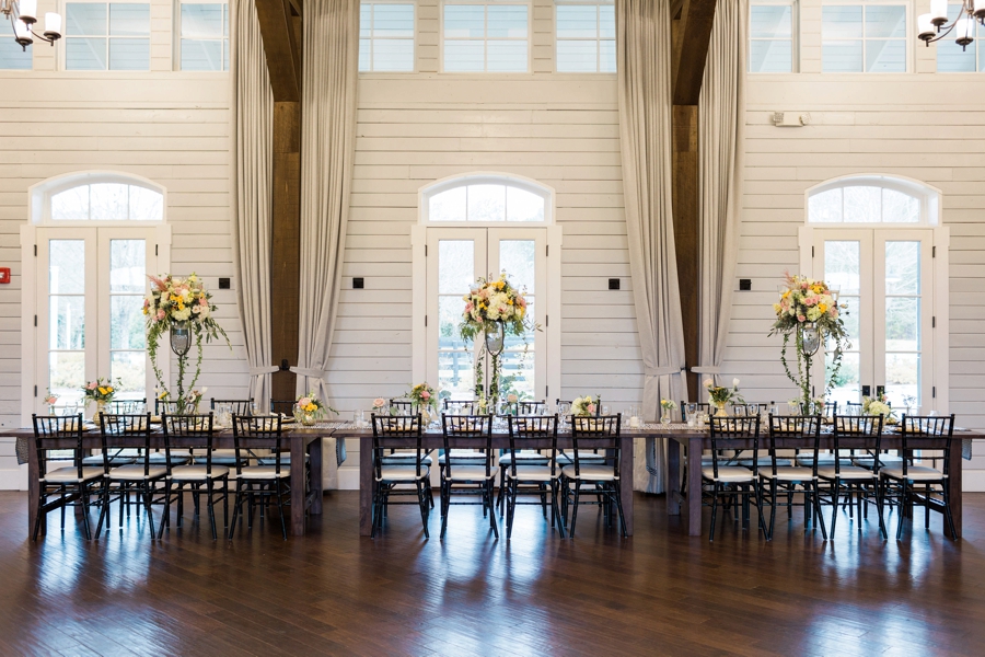 Chic, Elegant Navy and White Georgia Wedding via TheELD.com