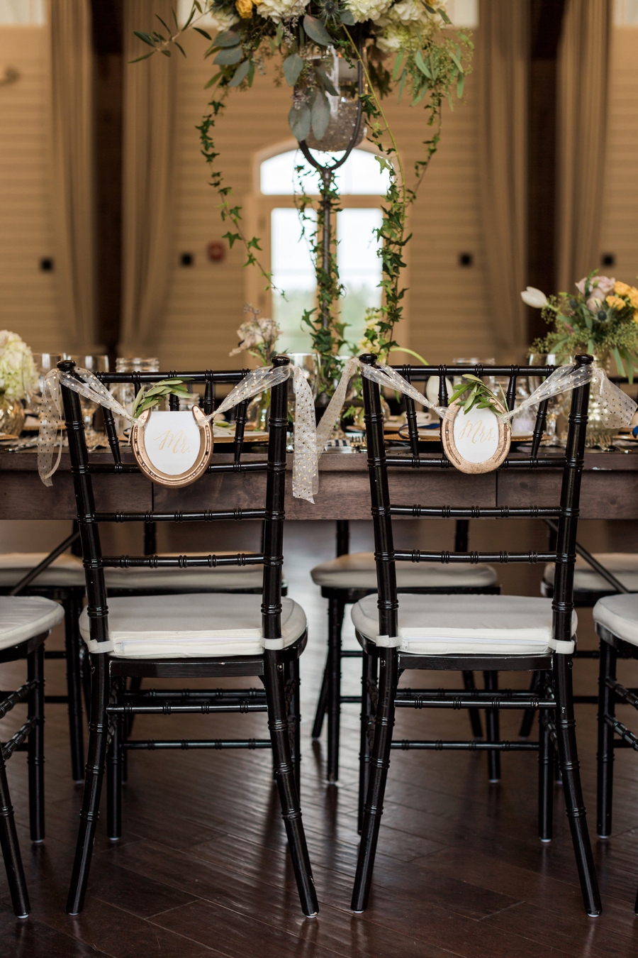 Chic, Elegant Navy and White Georgia Wedding via TheELD.com