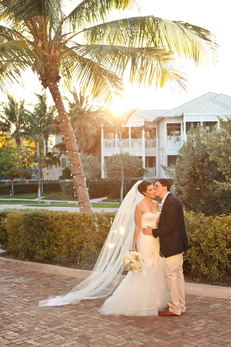 Beach Inspired Florida Destination Wedding via TheELD.com