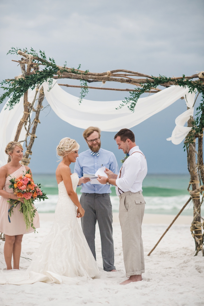 A Boho Chic Santa Rosa Beach Wedding via TheELD.com