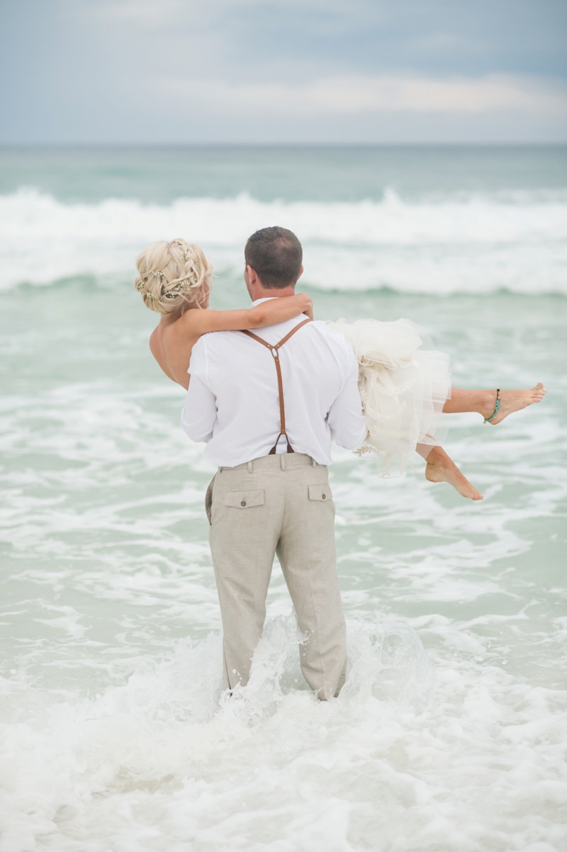 A Boho Chic Santa Rosa Beach Wedding via TheELD.com