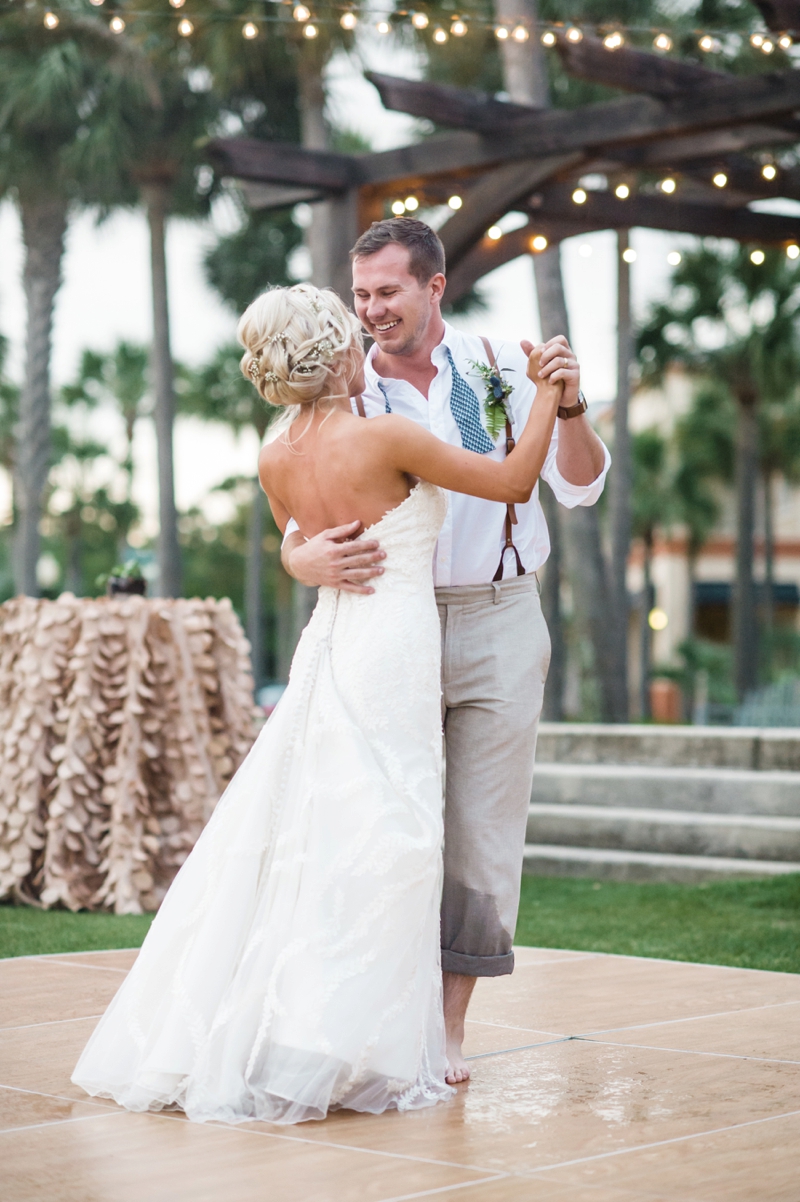 A Boho Chic Santa Rosa Beach Wedding via TheELD.com