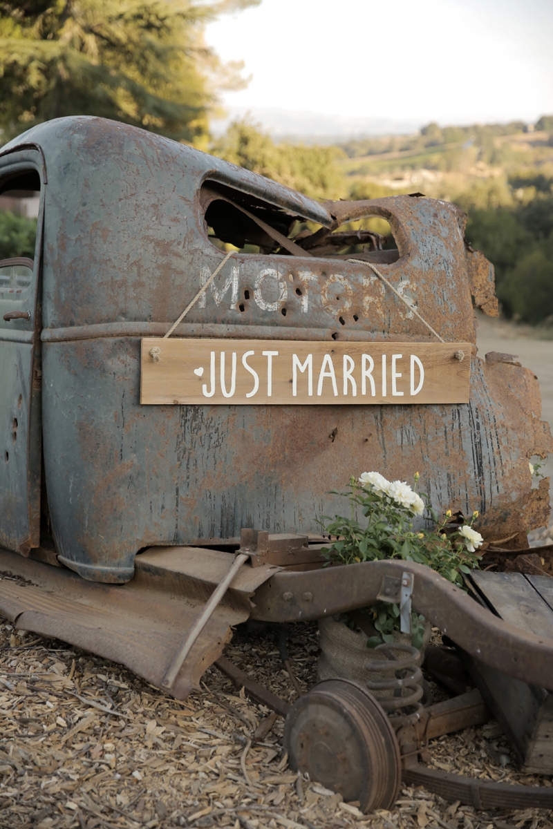 An Eclectic Literature Themed Wedding via TheELD.com