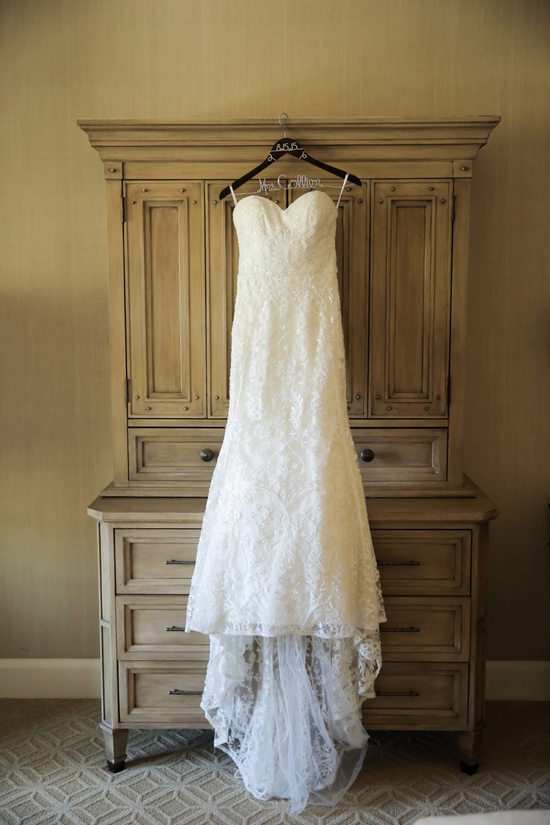 A Romantic Blush & White Park City Wedding via TheELD.com