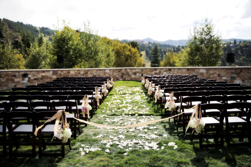 A Romantic Blush & White Park City Wedding via TheELD.com