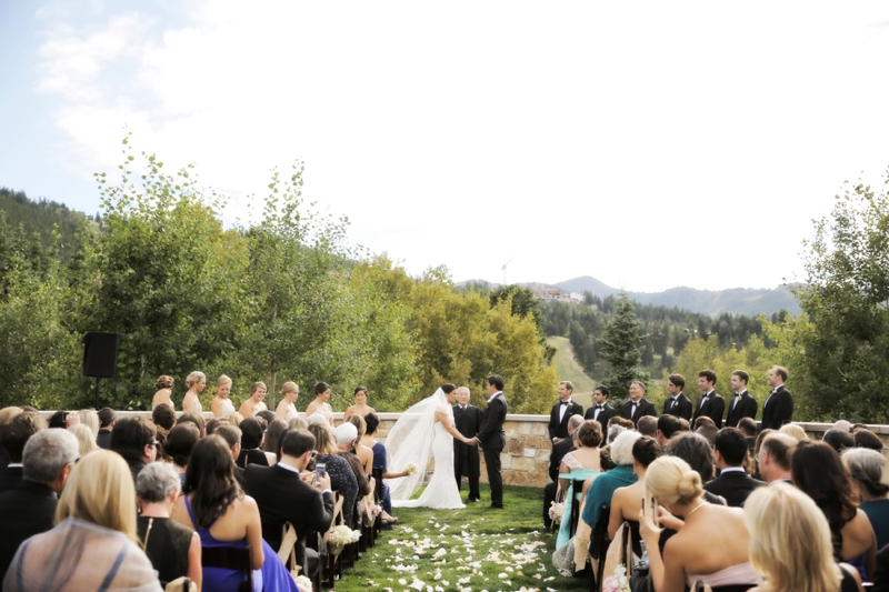 A Romantic Blush & White Park City Wedding via TheELD.com