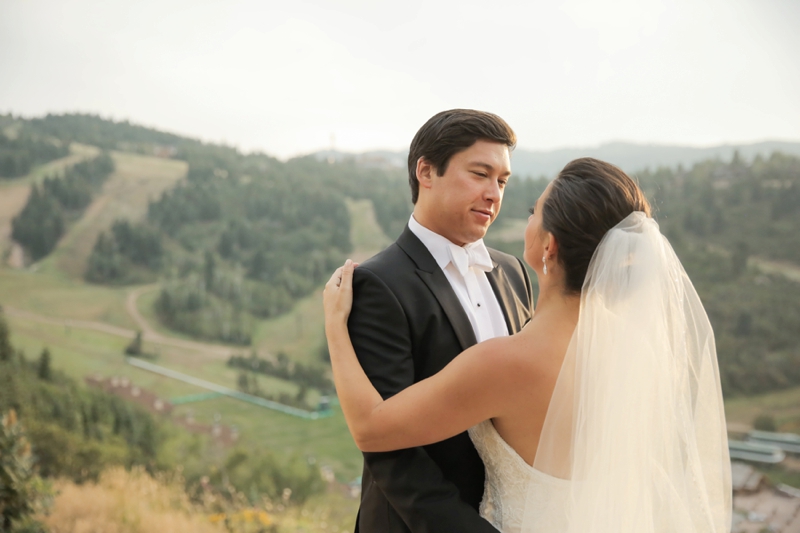 A Romantic Blush & White Park City Wedding via TheELD.com