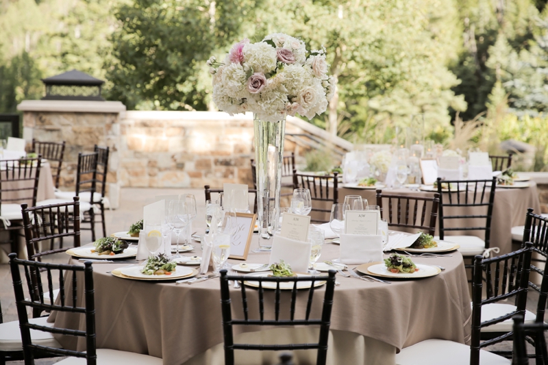 A Romantic Blush & White Park City Wedding via TheELD.com