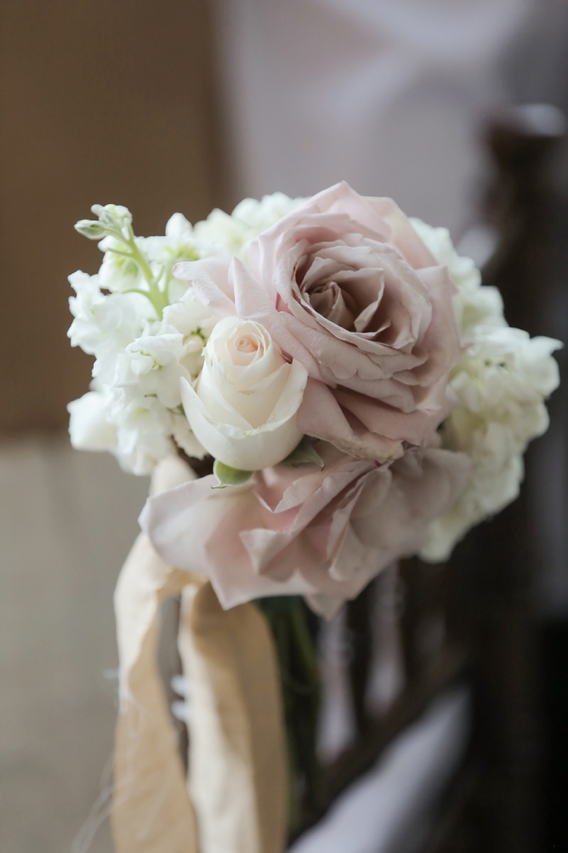 A Romantic Blush & White Park City Wedding via TheELD.com