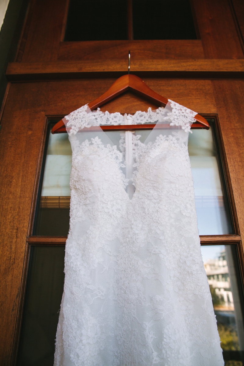 Elegant Navy & Gold Rosemary Beach Wedding via TheELD.com