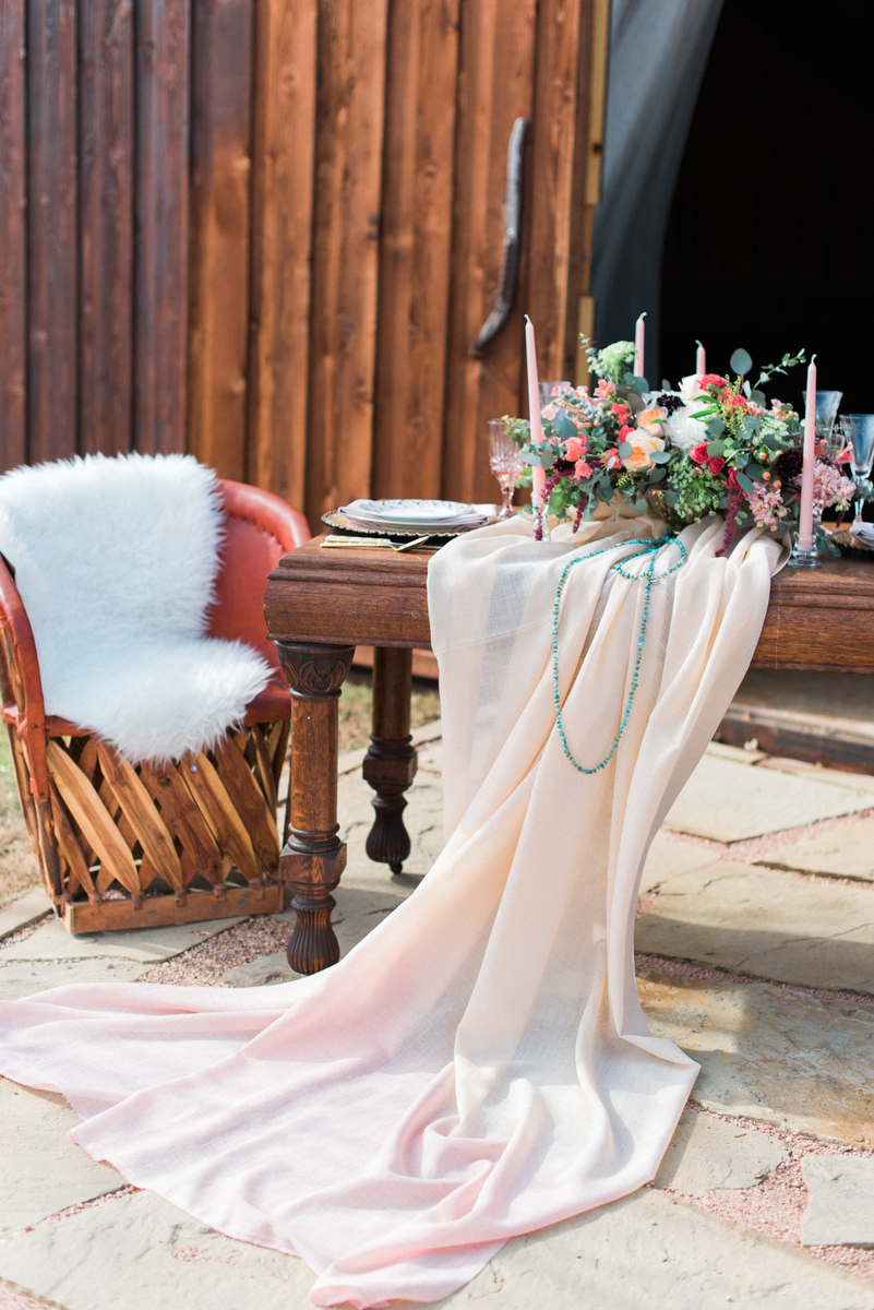 Romantic Arizona Inspired Wedding Ideas via TheELD.com