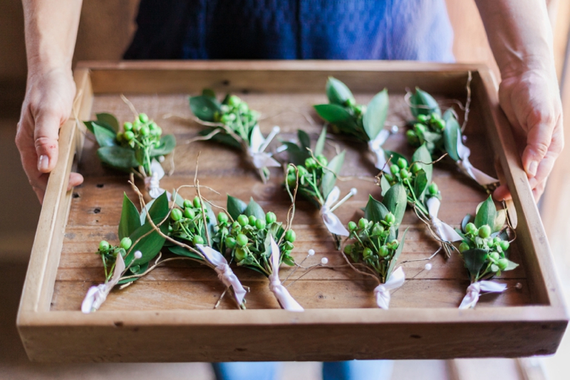 A Blush and Red Colorado Wedding via TheELD.com