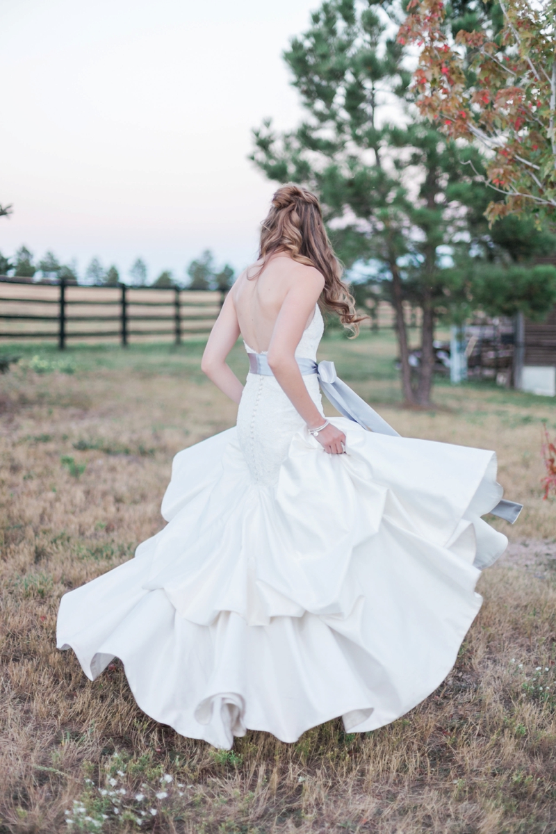 A Blush and Red Colorado Wedding via TheELD.com