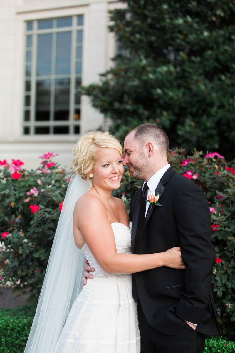 Elegant Pink & White Nashville Wedding via TheELD.com