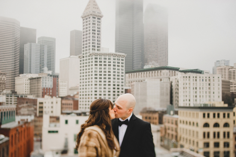 Elegant Gold & White Seattle Wedding via TheELD.com