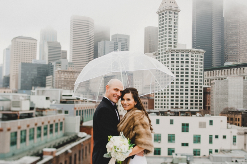 Elegant Gold & White Seattle Wedding via TheELD.com