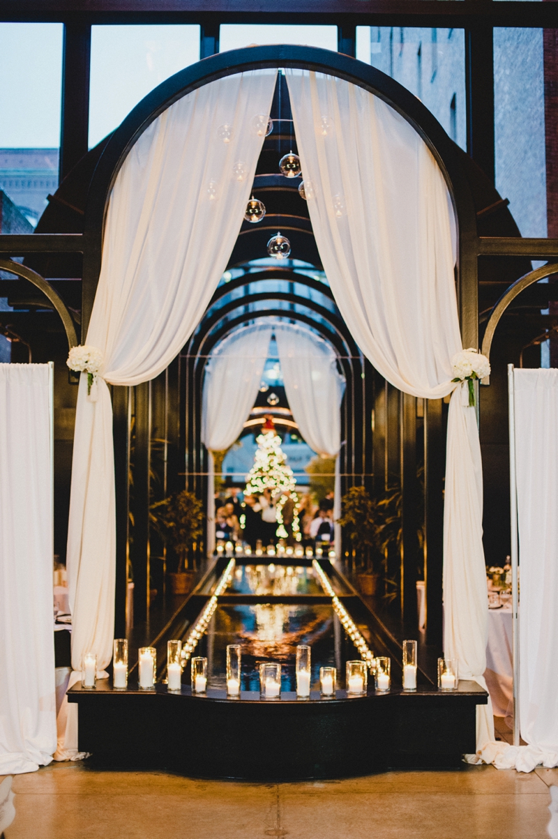 Elegant Gold & White Seattle Wedding via TheELD.com