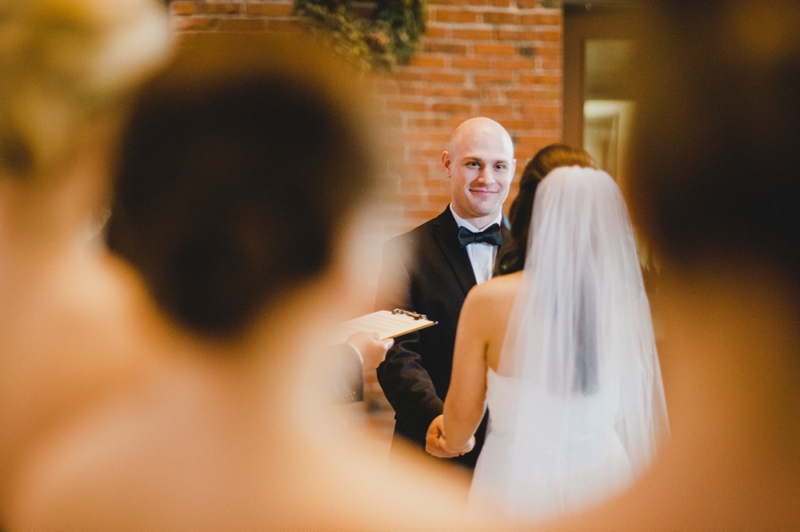 Elegant Gold & White Seattle Wedding via TheELD.com