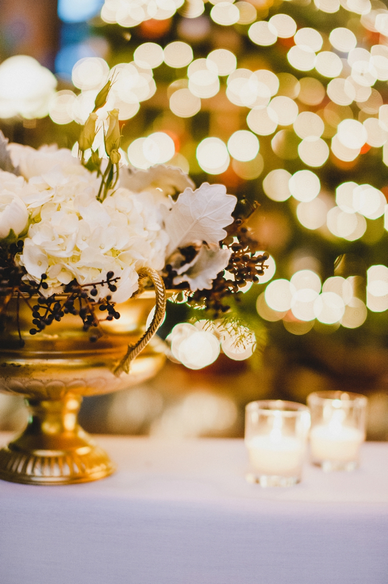 Elegant Gold & White Seattle Wedding via TheELD.com