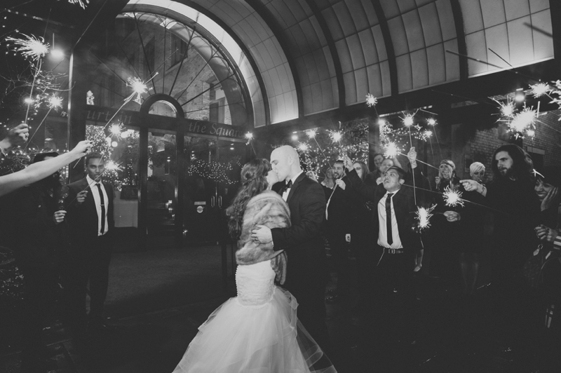 Elegant Gold & White Seattle Wedding via TheELD.com