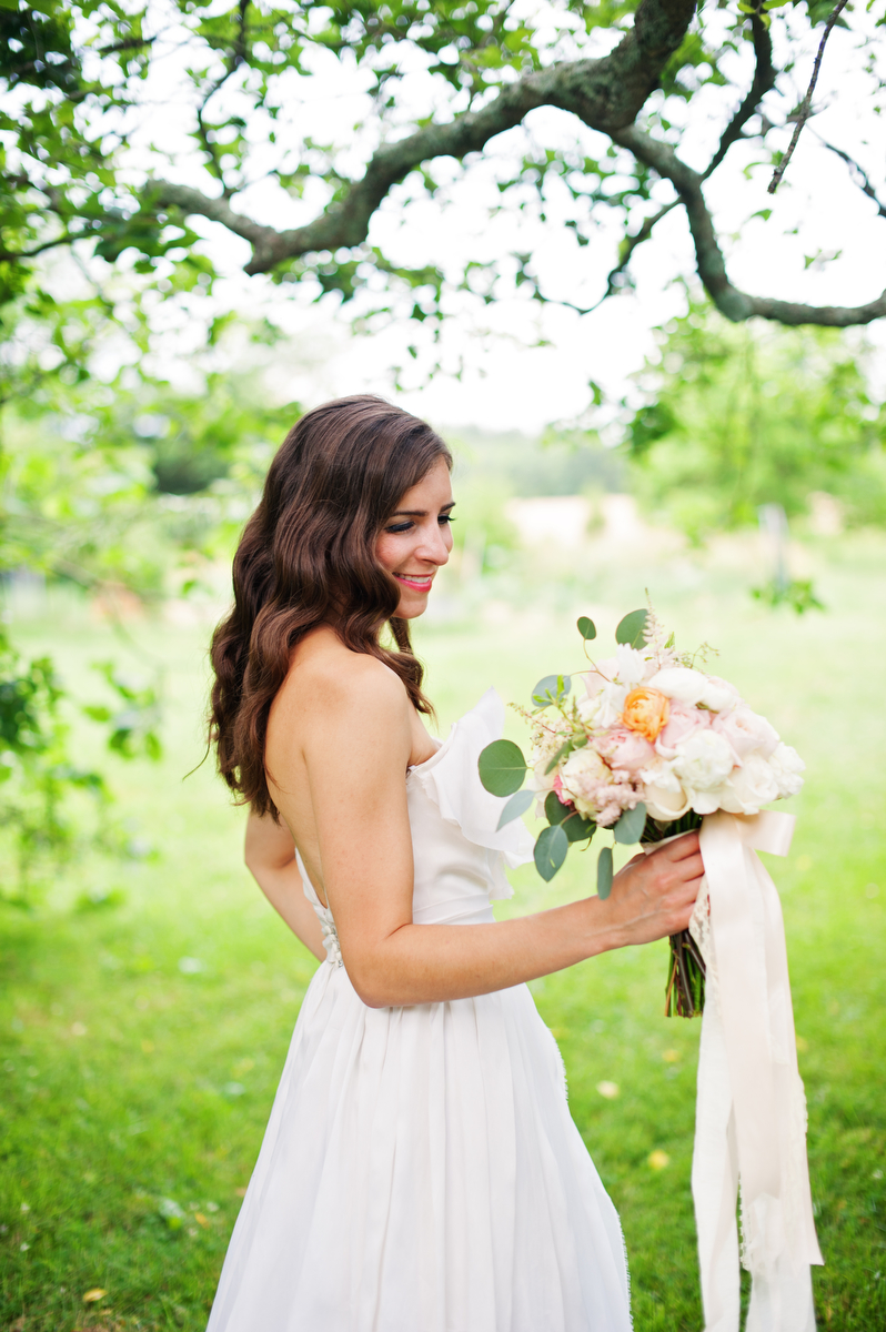 Vintage Peach Southern Wedding Ideas via TheELD.com