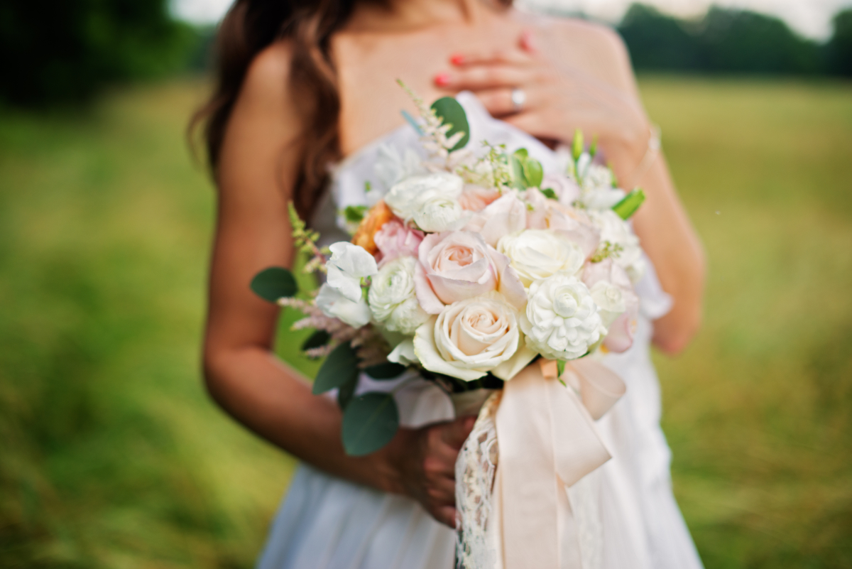 Vintage Peach Southern Wedding Ideas via TheELD.com