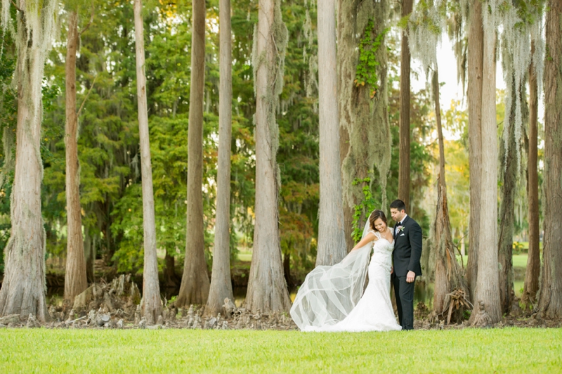 Elegant Blush & Gold Florida Wedding via TheELD.com