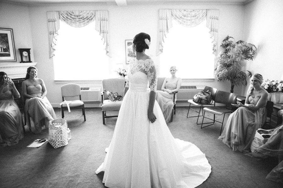 A Classic & Timeless North Carolina Wedding via TheELD.com