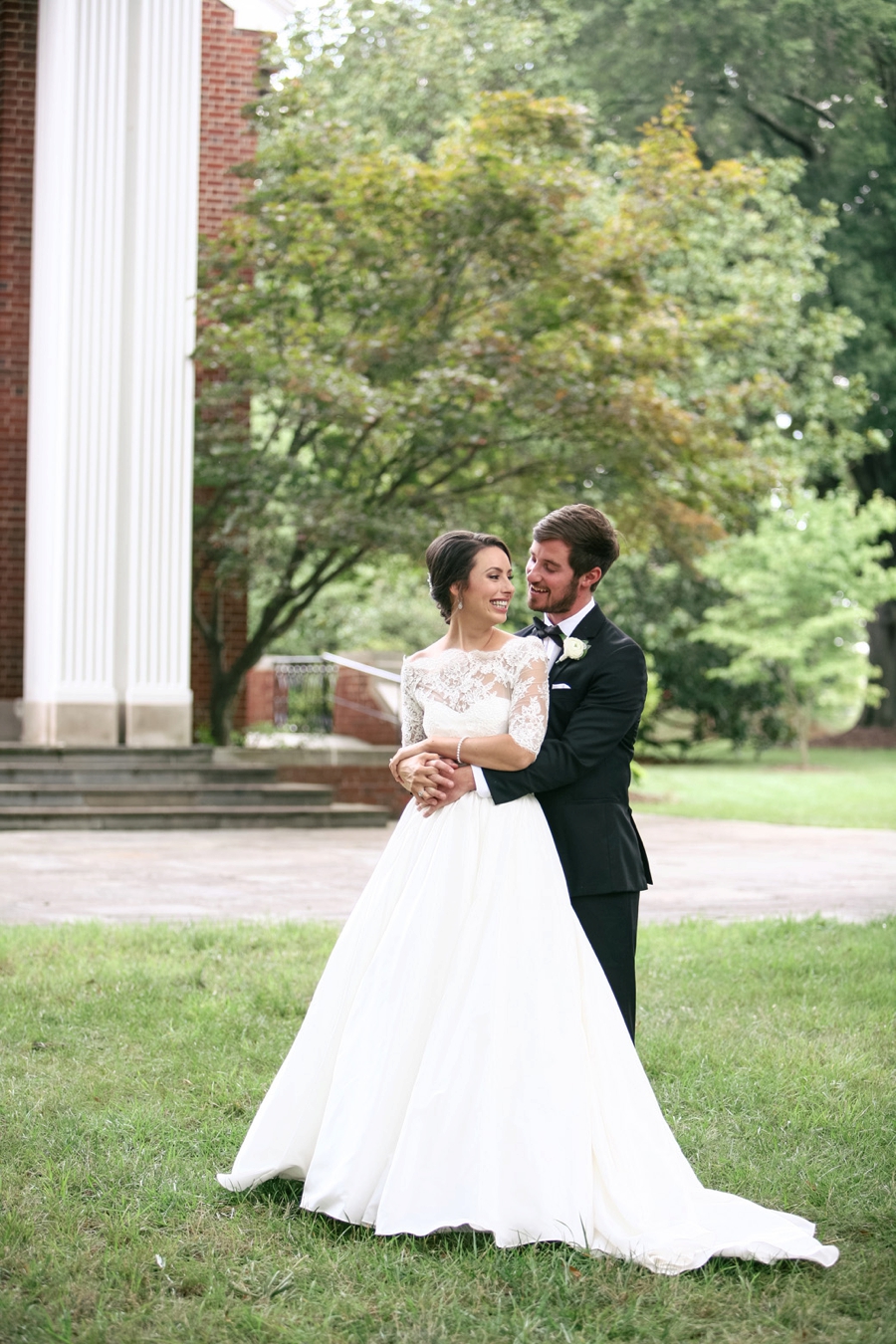 A Classic & Timeless North Carolina Wedding via TheELD.com