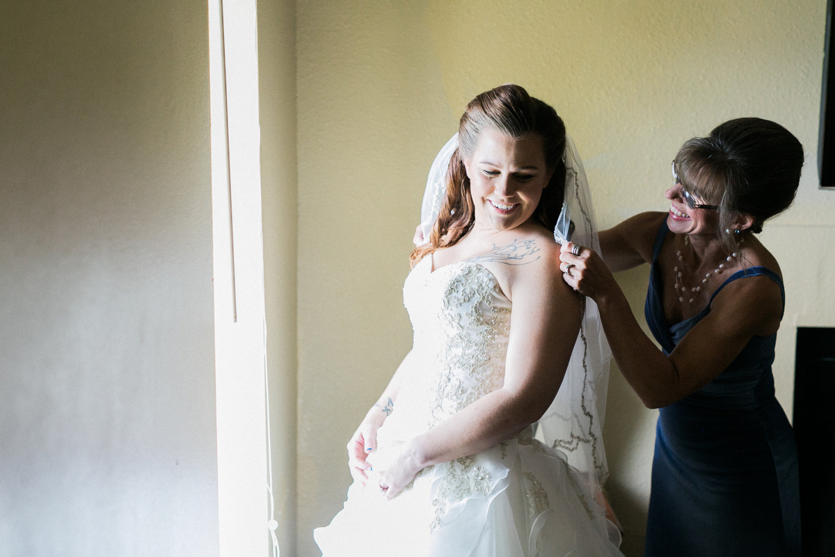 A Romantic Red White and Blue Wedding via TheELD.com