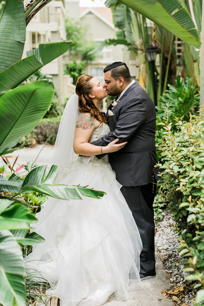 A Romantic Red White and Blue Wedding via TheELD.com