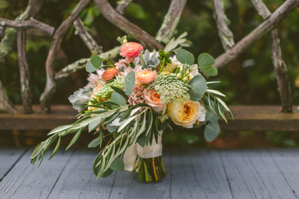 A Vintage Elegant North Carolina Wedding via TheELD.com