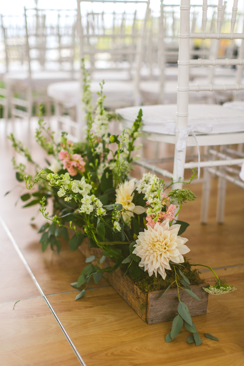 A Vintage Elegant North Carolina Wedding via TheELD.com