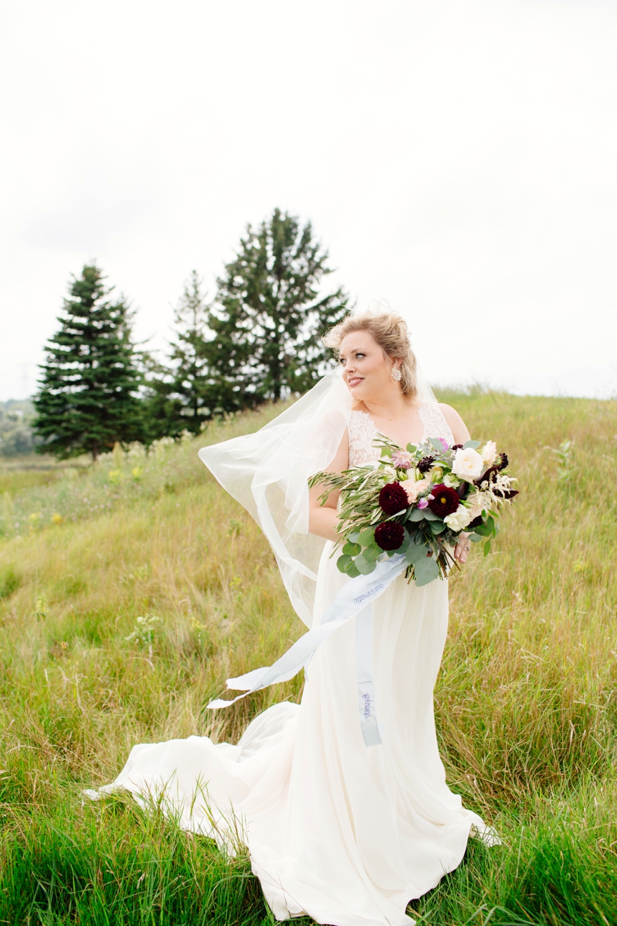 An Organic Blush & Burgundy Minnesota Wedding via TheELD.com