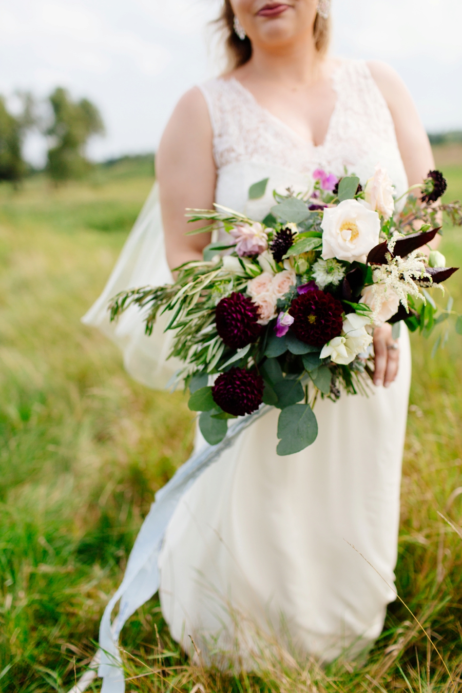 An Organic Blush & Burgundy Minnesota Wedding via TheELD.com