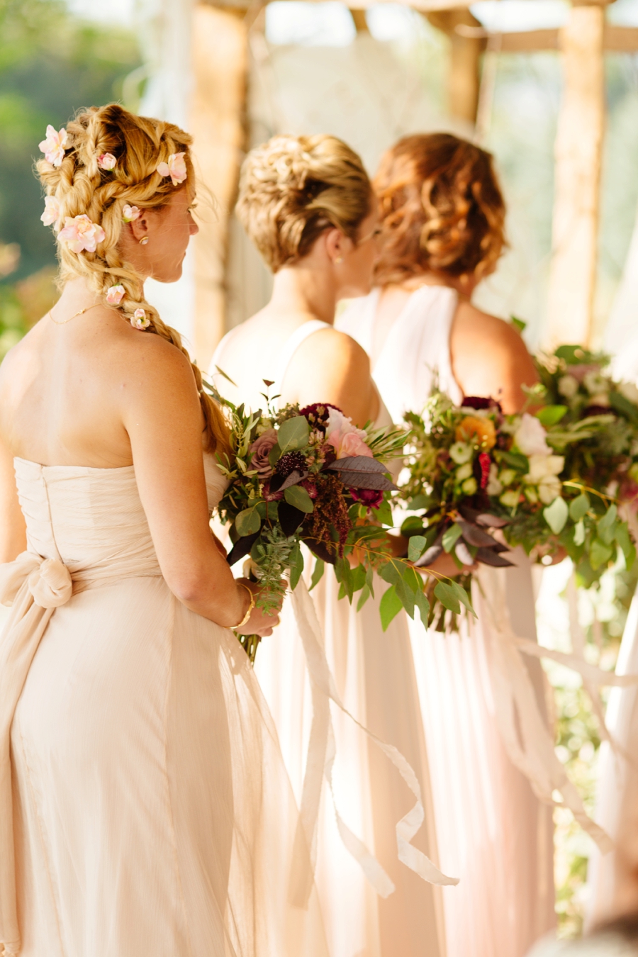 An Organic Blush & Burgundy Minnesota Wedding via TheELD.com