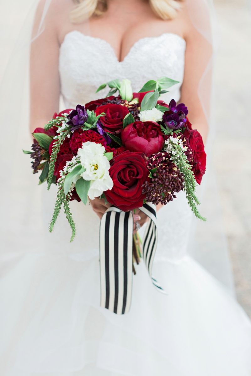 Chic Kate Spade Inspired Oklahoma Wedding via TheELD.com