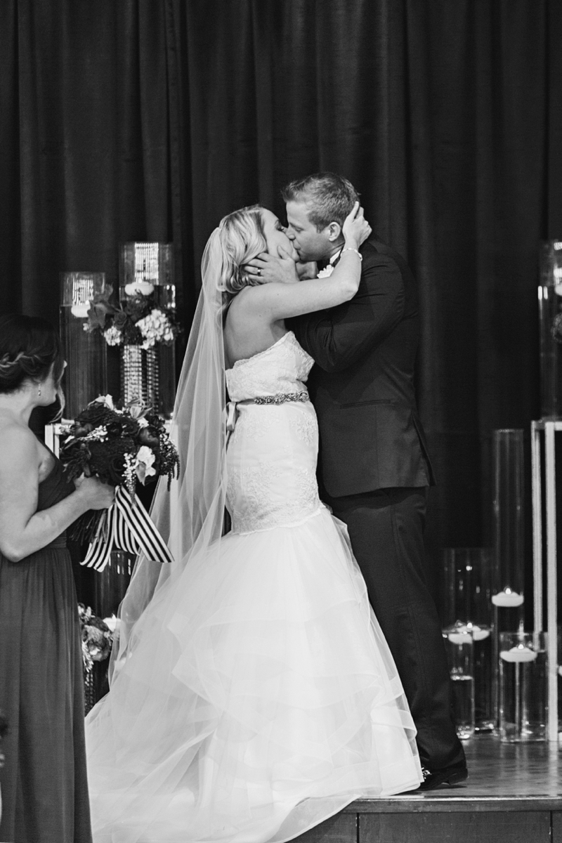 Chic Kate Spade Inspired Oklahoma Wedding via TheELD.com