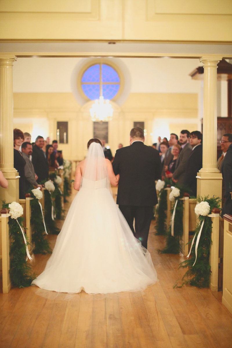 Classic Green & White Alabama Wedding via TheELD.com