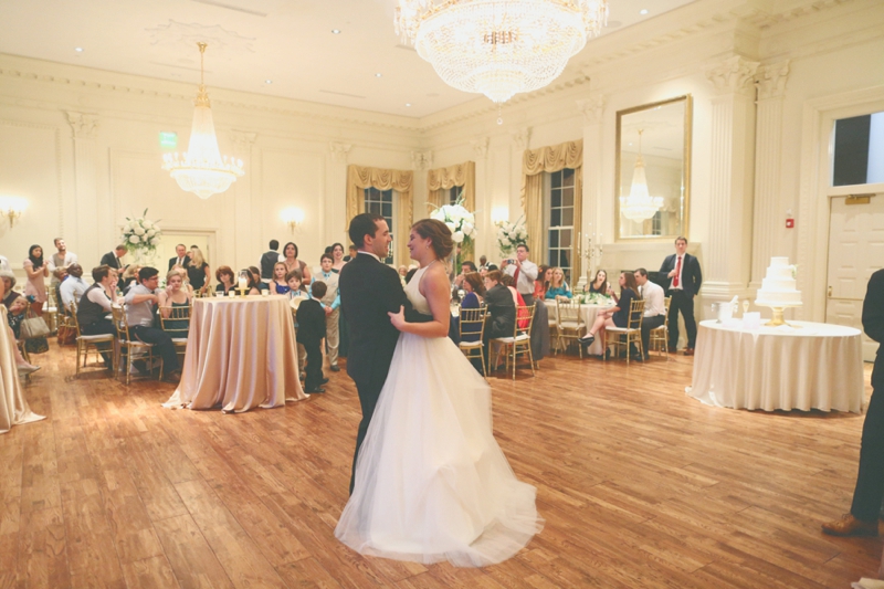 Classic Green & White Alabama Wedding via TheELD.com