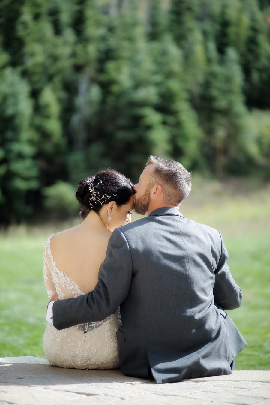 An Intimate & Romantic Utah Wedding via TheELD.com