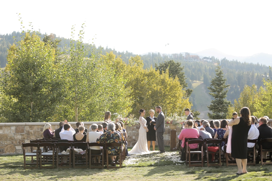 An Intimate & Romantic Utah Wedding via TheELD.com