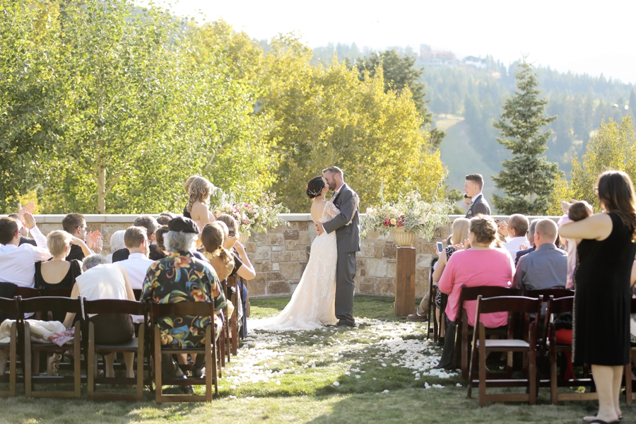 An Intimate & Romantic Utah Wedding via TheELD.com