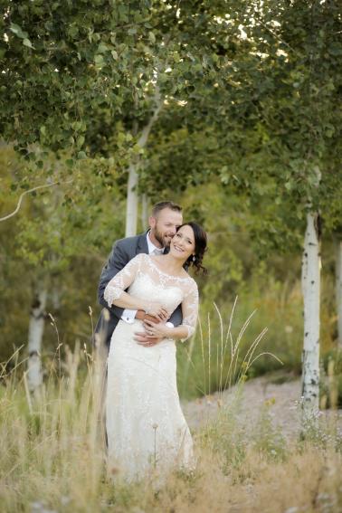 An Intimate & Romantic Utah Wedding via TheELD.com