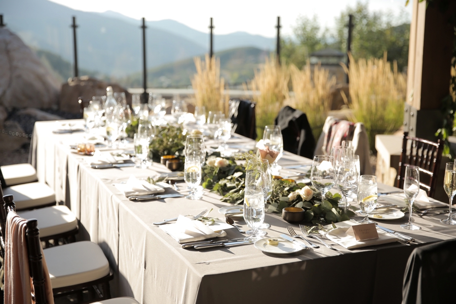 An Intimate & Romantic Utah Wedding via TheELD.com