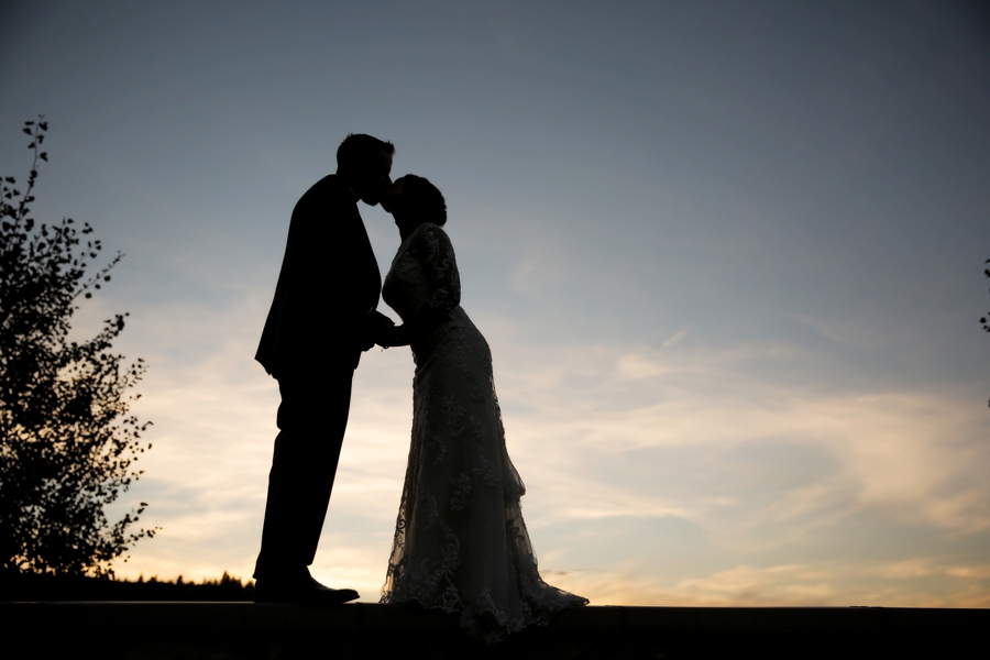 An Intimate & Romantic Utah Wedding via TheELD.com