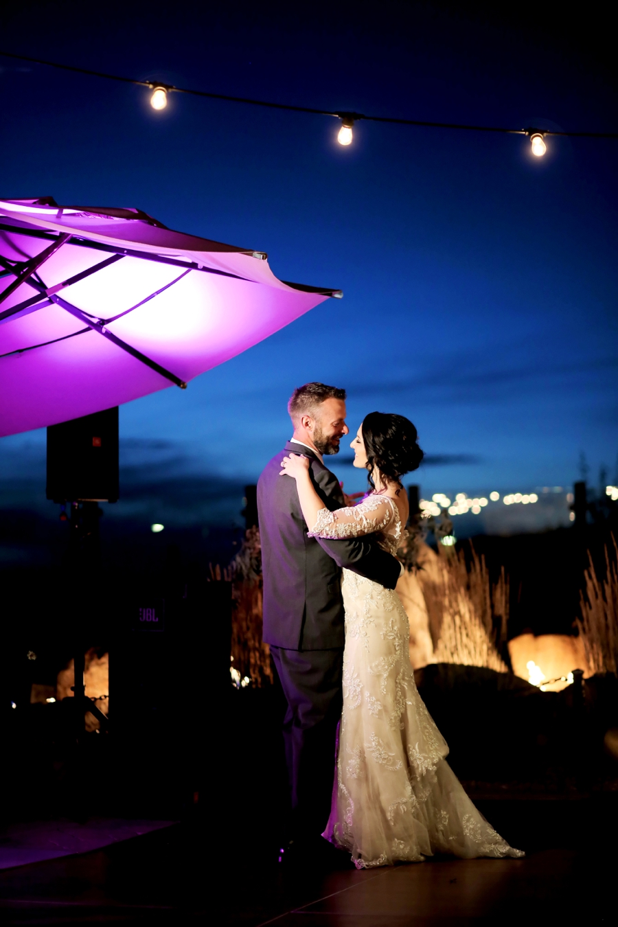 An Intimate & Romantic Utah Wedding via TheELD.com