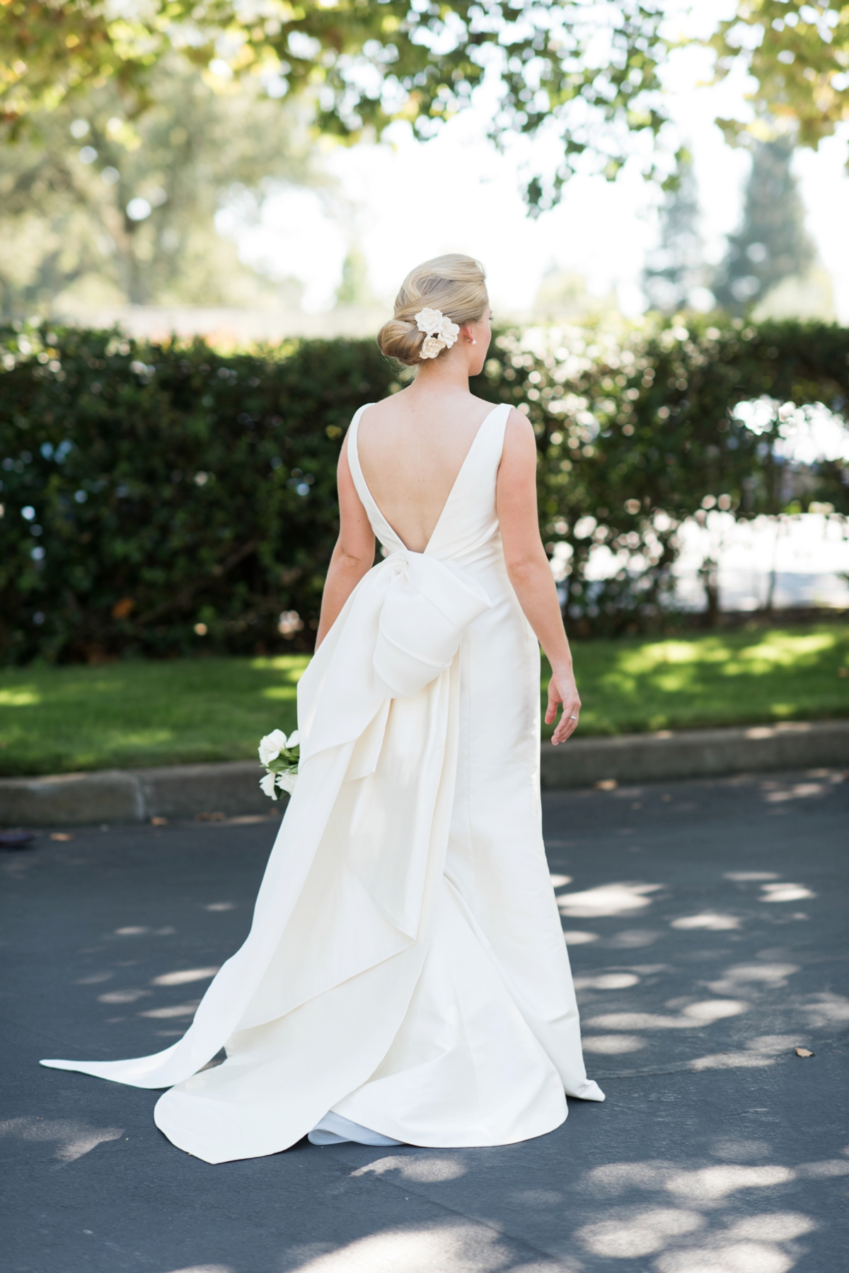 Elegant Green & White Sonoma Wedding via TheELD.com