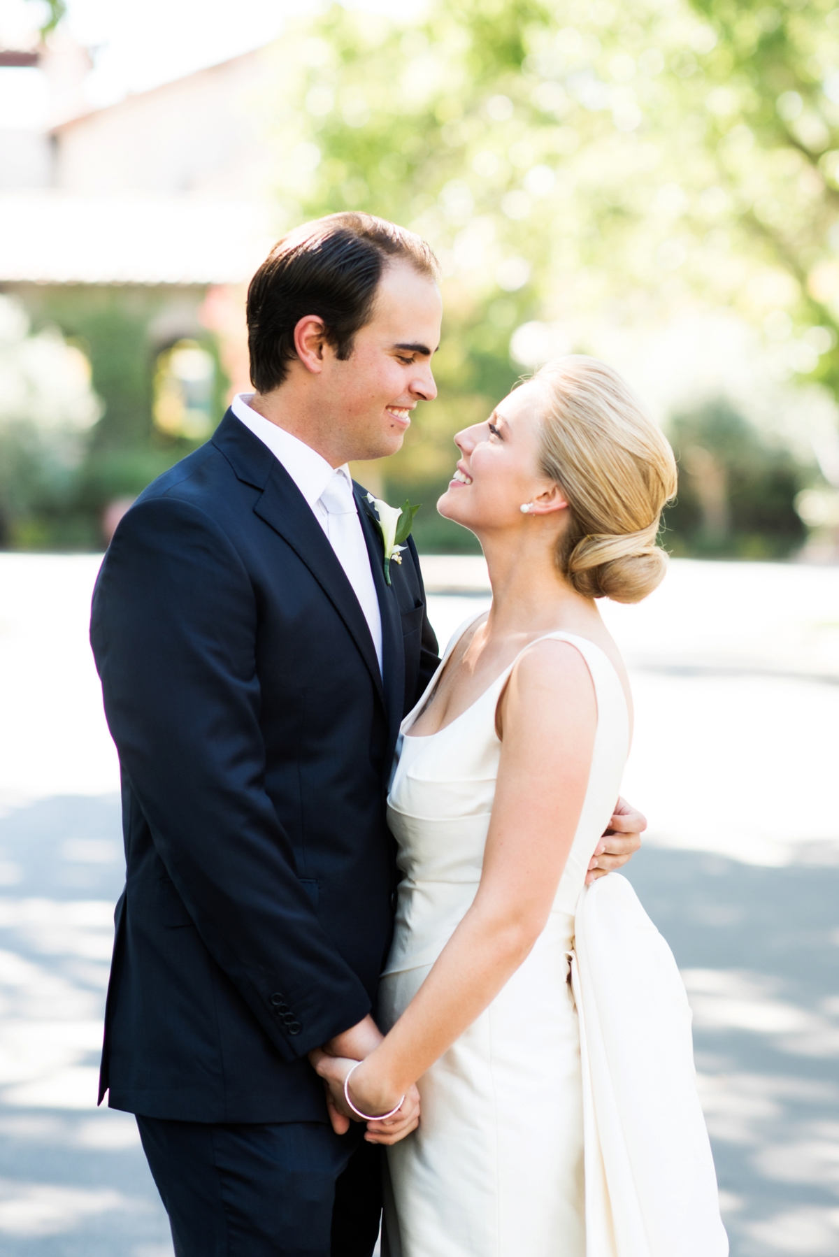 Elegant Green & White Sonoma Wedding via TheELD.com