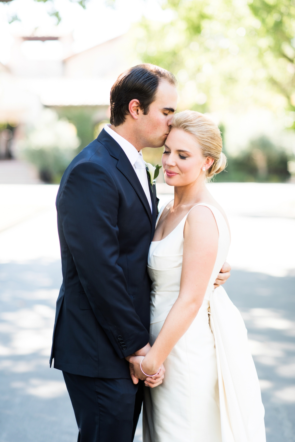 Elegant Green & White Sonoma Wedding via TheELD.com